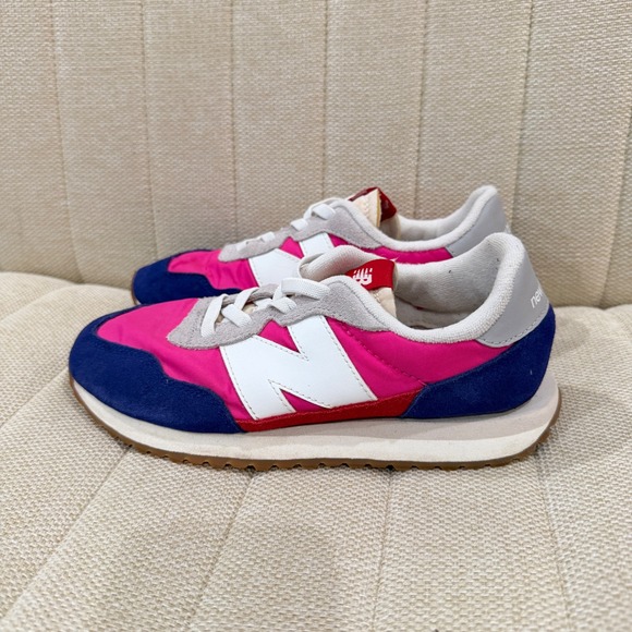 New Balance Other - New Balance 237 Sneaker Girls Kids 3 Retro Lifestyle Shoe Pull On Pink Purple